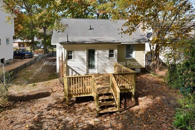 Building Photo - 216 N Guthrie Ave