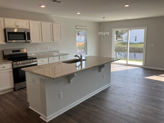 Building Photo - 3 Bedroom 2 Bathroom House- Groves at Sout...