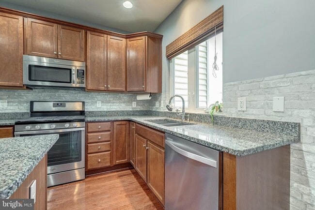 Building Photo - 42644 New Dawn Terrace