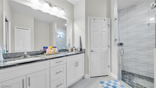 Building Photo - 221 Chiquita Blvd N