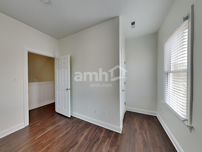 Building Photo - 8005 Red Oaks Trl
