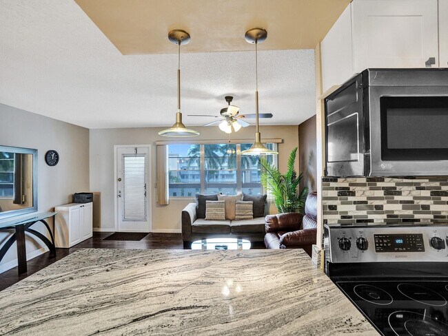 Building Photo - 3014 Cornwall A