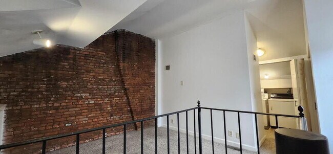 Building Photo - 1016 Russell Blvd