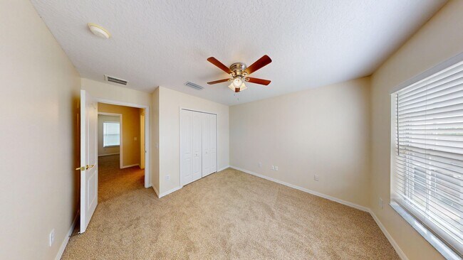 Building Photo - FABULOUS 4/2.5 HOME IN GATED CALABRIA COVE...