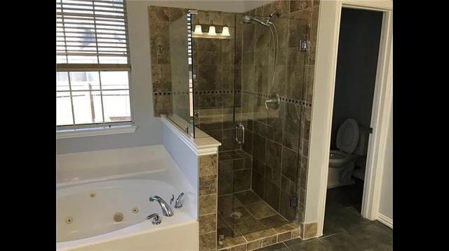 Building Photo - 1609 Thompson Dr