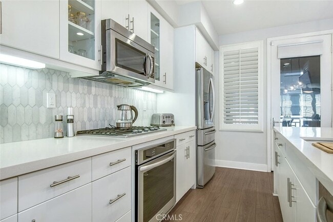 Building Photo - 10 Brownstone Way