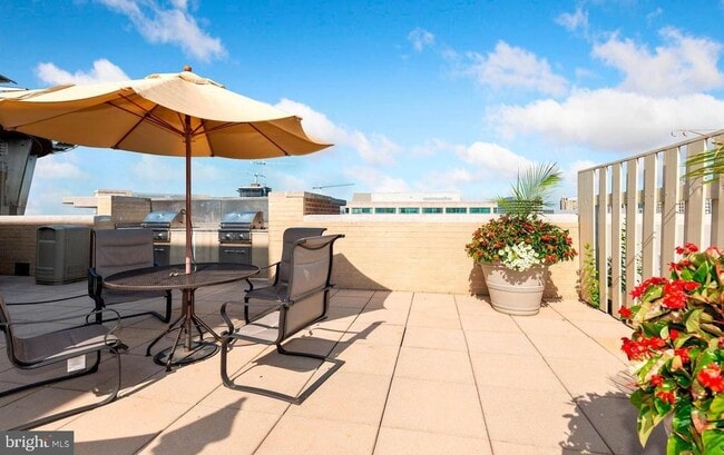 Building Photo - 11800 Sunset Hills Rd