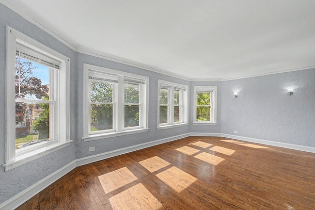 Building Photo - 10724 S Ave C