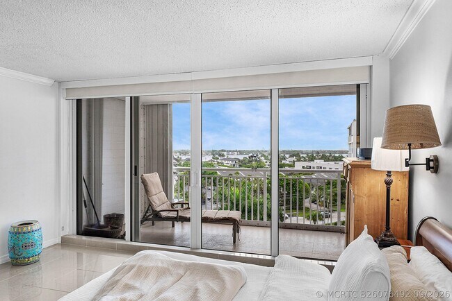 Building Photo - 3546 S Ocean Blvd