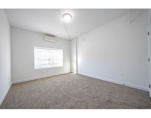 Building Photo - 2 S Grove St