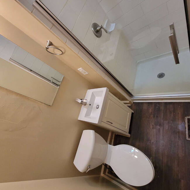 Building Photo - Fountain Square 2BR/2BA House w/Central Air!