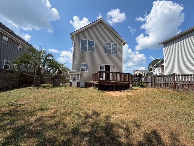 Building Photo - 307 Laurel Hill Ln