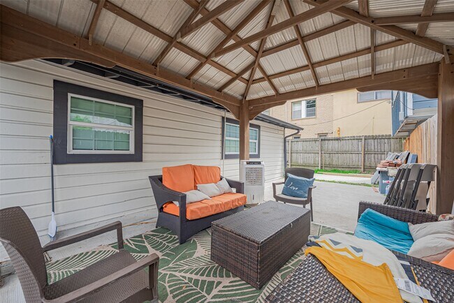 Building Photo - 5114 Grantwood St