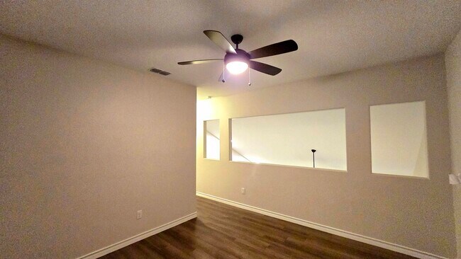 Building Photo - 6007 Vero Dr