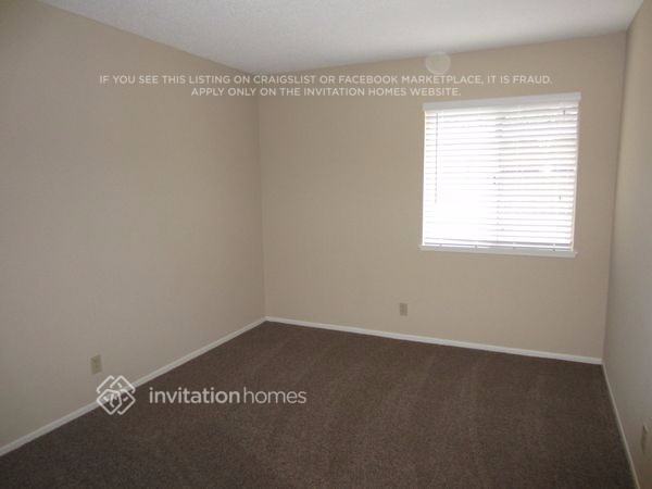 Building Photo - 13921 Pheasant Knoll Ln