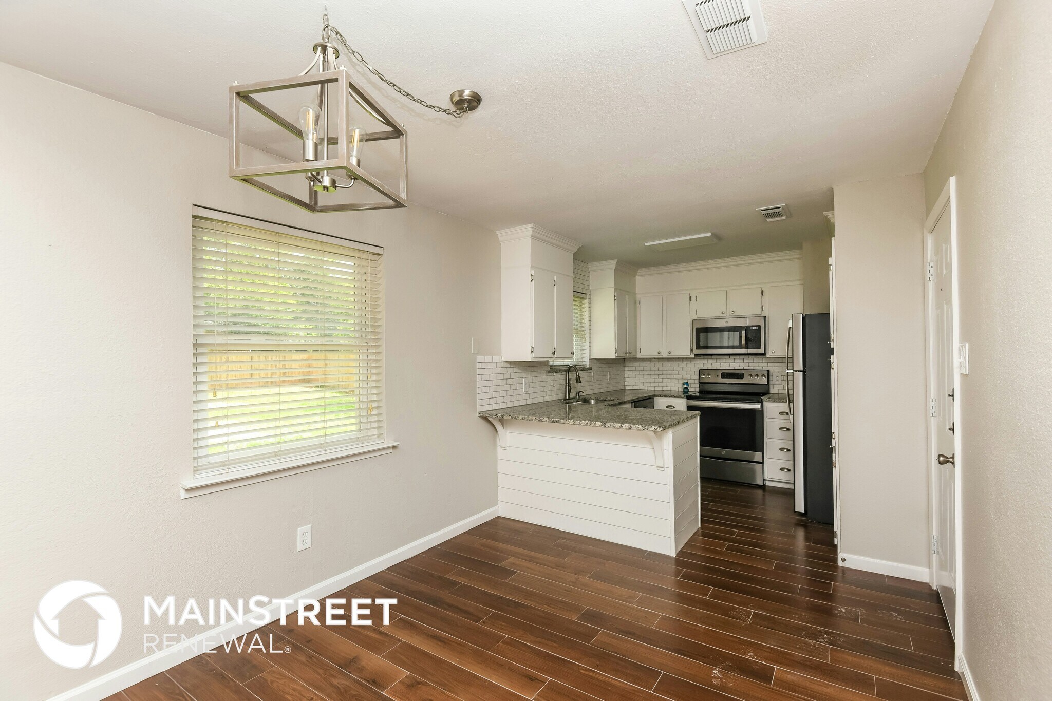 Building Photo - 812 Lake Pl