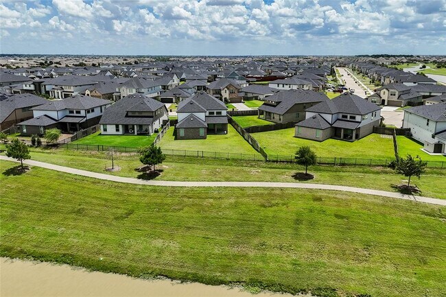 Building Photo - 29423 Red Rocks Pk Dr