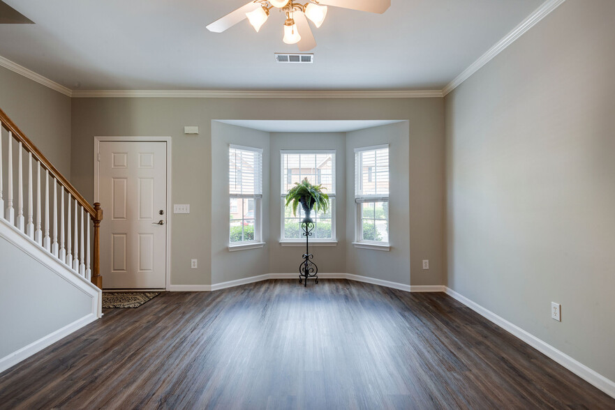 Bright and Sunny with Ceiling Fan - 1101 Downs Blvd