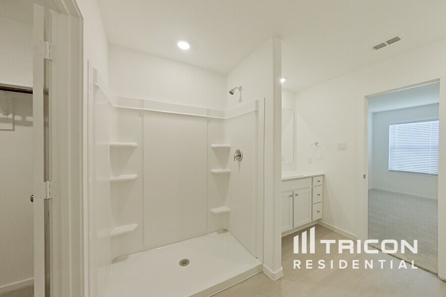 Building Photo - 1608 Lercara Ln