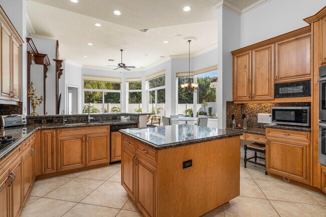 Building Photo - 16251 Bristol Pointe Dr