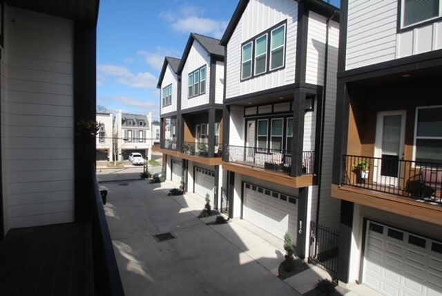 Building Photo - 861 Fisher St