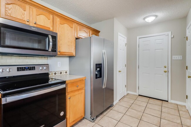 Building Photo - 8709 Palmetto Dr