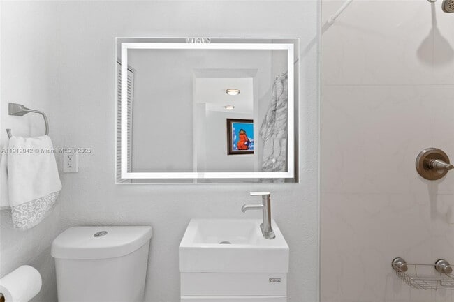 Building Photo - 6371 SW 23rd St