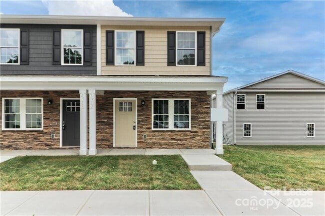 Building Photo - 3973 Newhall Dr NW