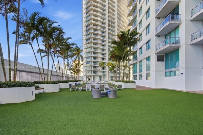 Building Photo - 92 SW 3rd St