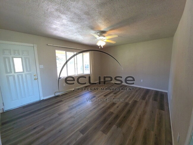 Building Photo - 721 Lee Dr