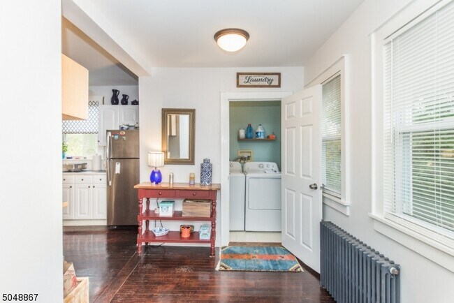 Building Photo - 116 Baldwin St