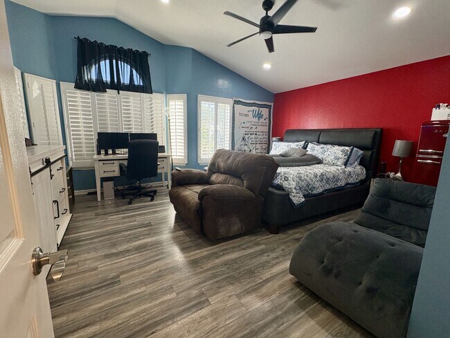 Building Photo - Spacious Living in a Beautifully Updated 4 Bedroom Home!