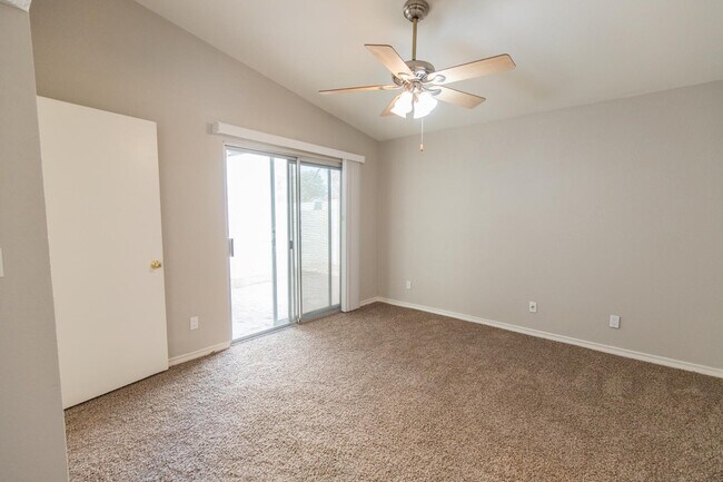 Building Photo - 2908 E Avenida Olivos