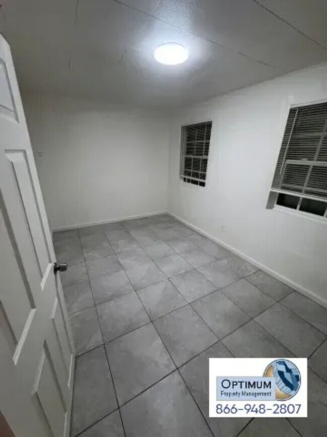 Building Photo - 15755 Cottonwood St