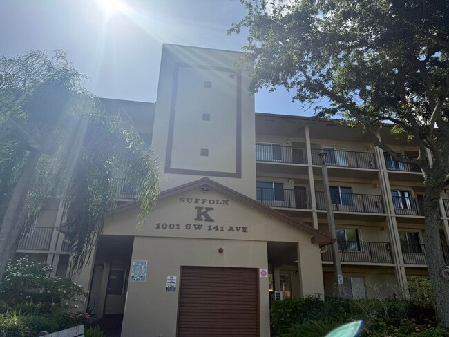 Building Photo - 1001 SW 141st Ave
