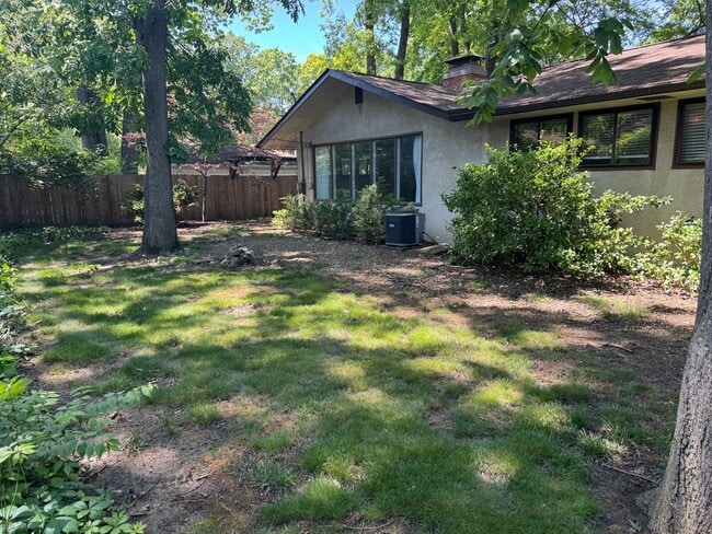 Building Photo - 3 Bedroom Ranch Home - Upper Arlington, OH