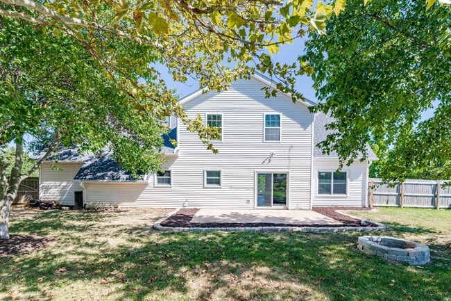 Building Photo - 1805 Mills Dr