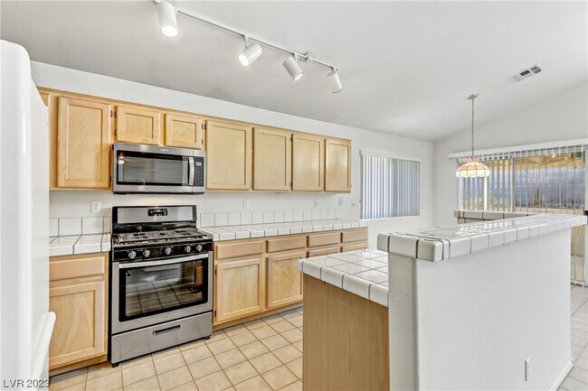 Building Photo - 3781 White Peppermint Dr
