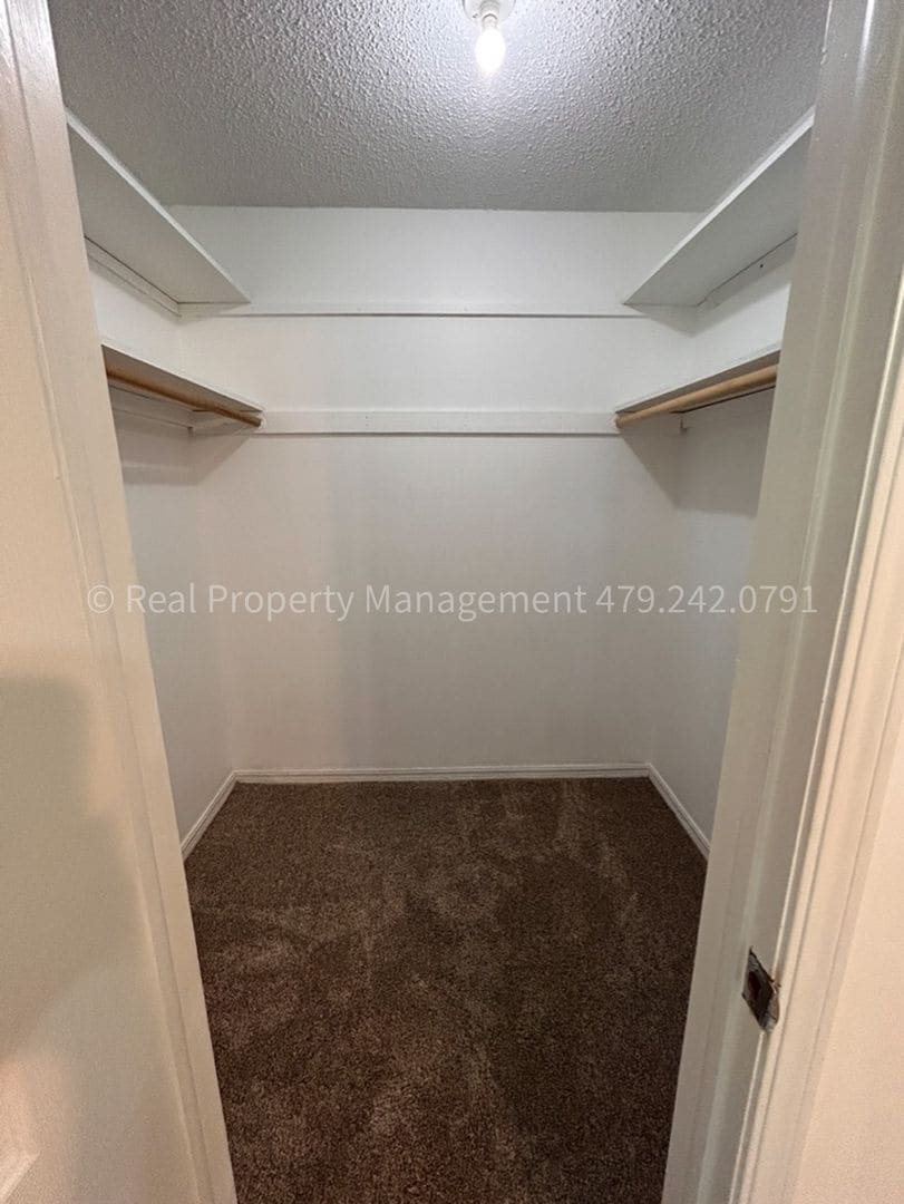 Building Photo - 2804 S 97th Cir