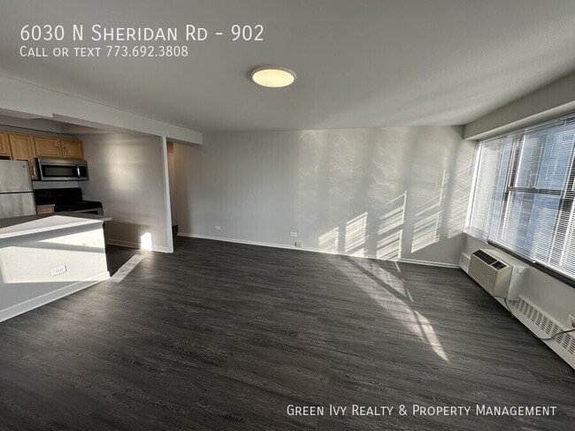 Building Photo - Incredible, Rehabbed, Edgewater Lakeside 1...