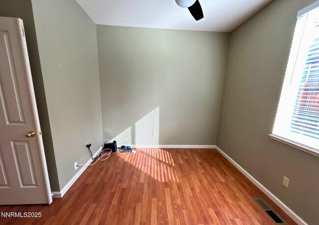 Building Photo - 1685 Southview Dr