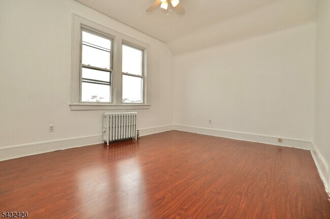 Building Photo - 428 N 12th St