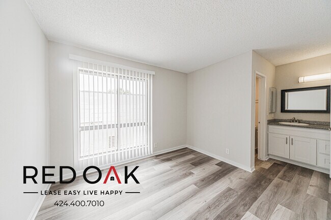 Building Photo - 21315 Roscoe Blvd