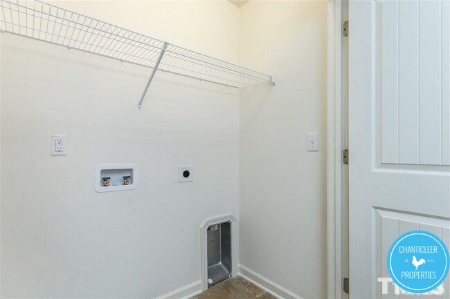 Building Photo - 5 Belhaven Dr