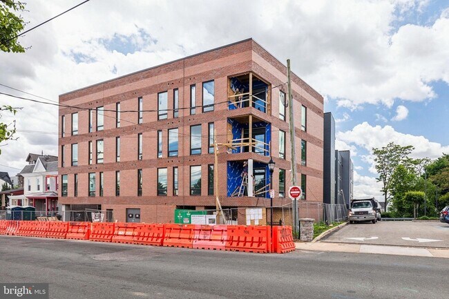 Building Photo - 6910 Ridge Ave