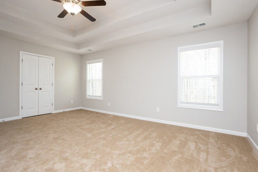 Building Photo - 383 Lenore Ct
