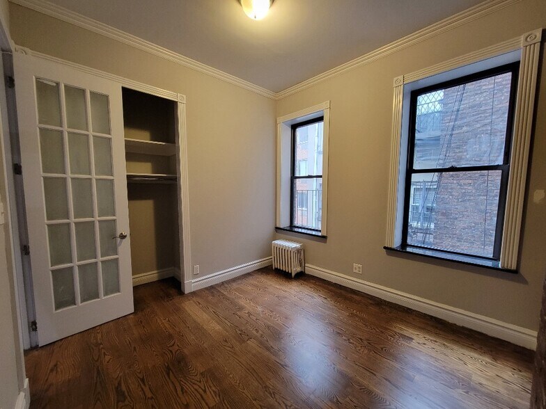 Building Photo - 221 E 23rd St