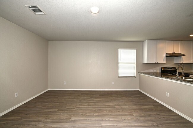 Building Photo - 7927 Dovers Den