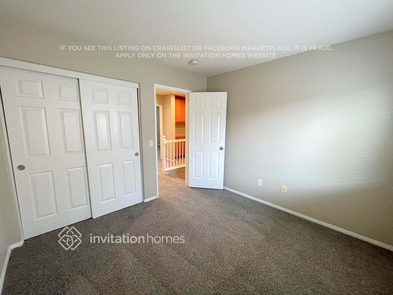 Building Photo - 1052 E Agate Ct