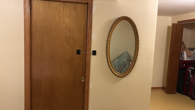 Building Photo - Basement